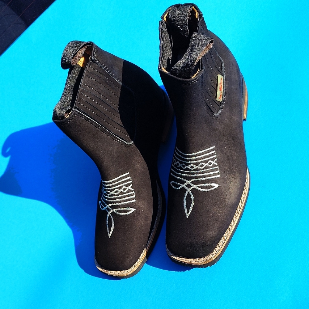 ( Boys )Black Ankle Boots with White Embroidery.